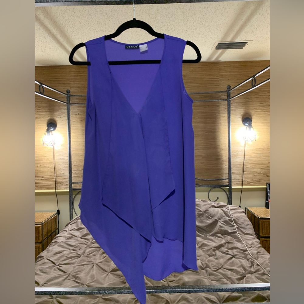 VENUS Women’s Size Small Purple Light Weight sleeveless Blouse